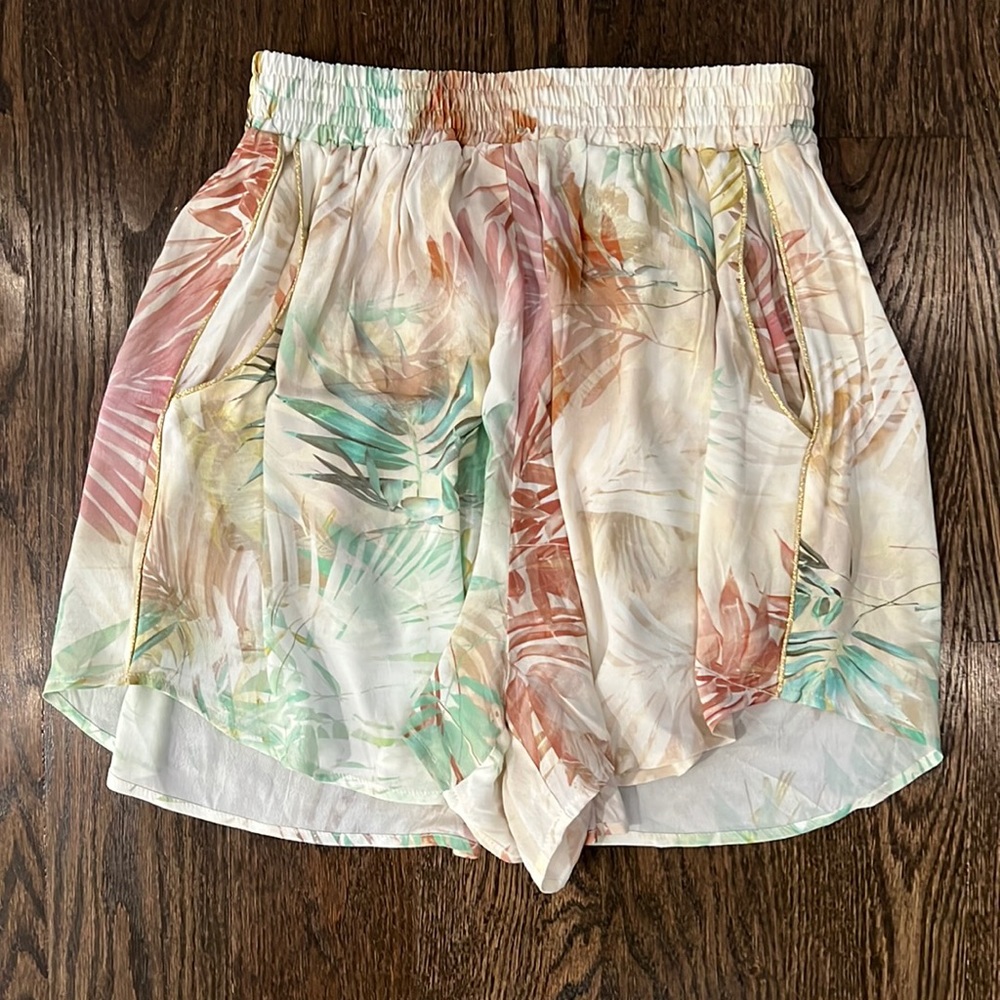 RAVN Shorts in Miami Palms Flower size XS